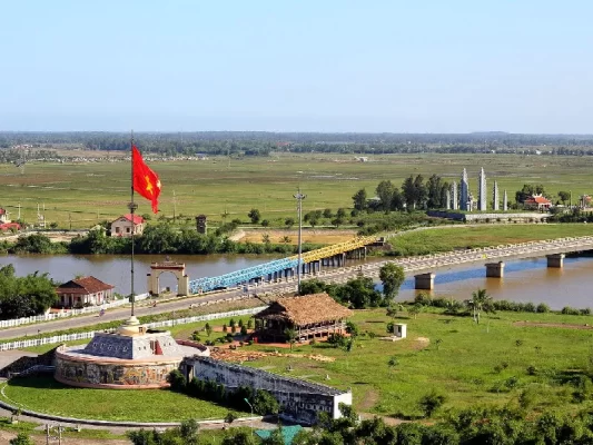 Cầu Hiền Lương sông Bến Hải Quảng Trị, điểm di tích lịch sử kết hợp khi thuê xe đi nghĩa trang Trường Sơn